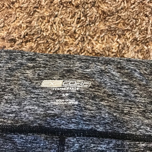 SOLD Express EXP Gray Mesh Crop Legging Size Small - Picture 5 of 8